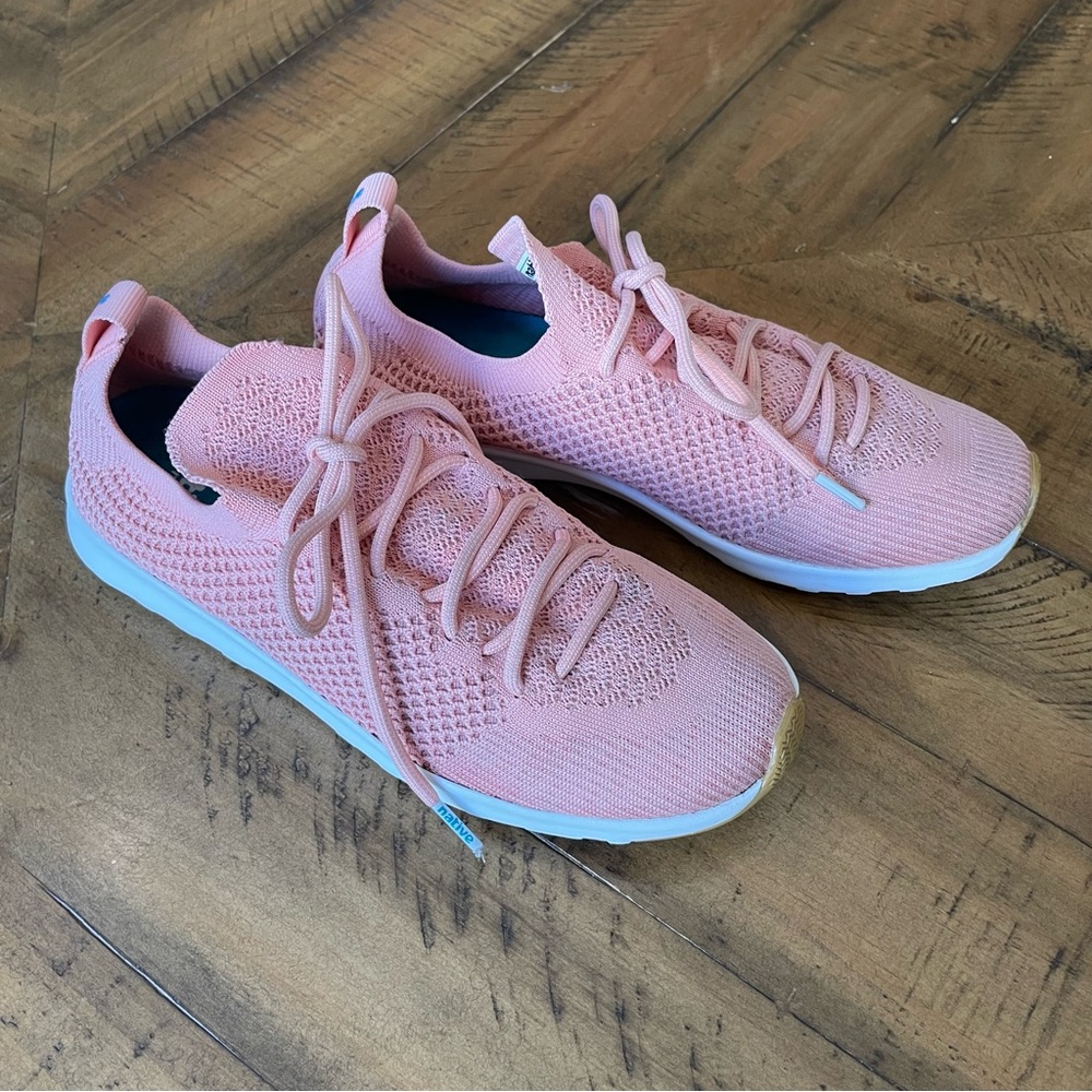 Native Liteknit Athletic Shoes Size 6 Light Pink